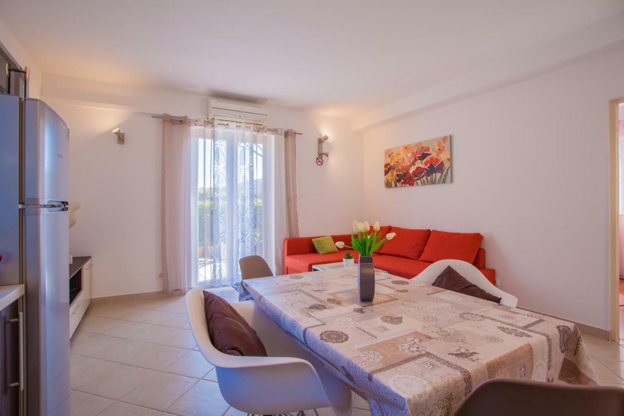 Apartman Madlen Cres Zewnętrze zdjęcie