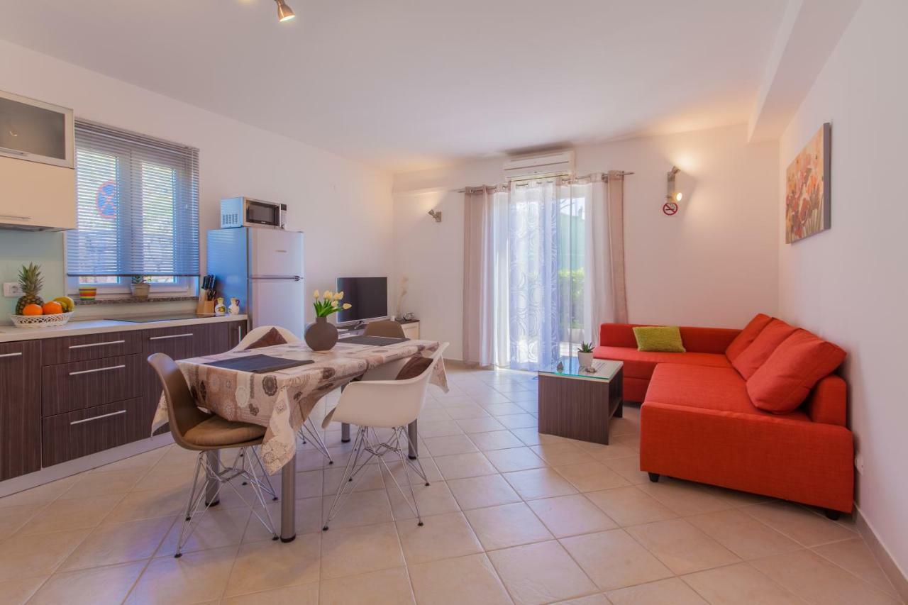 Apartman Madlen Cres Zewnętrze zdjęcie