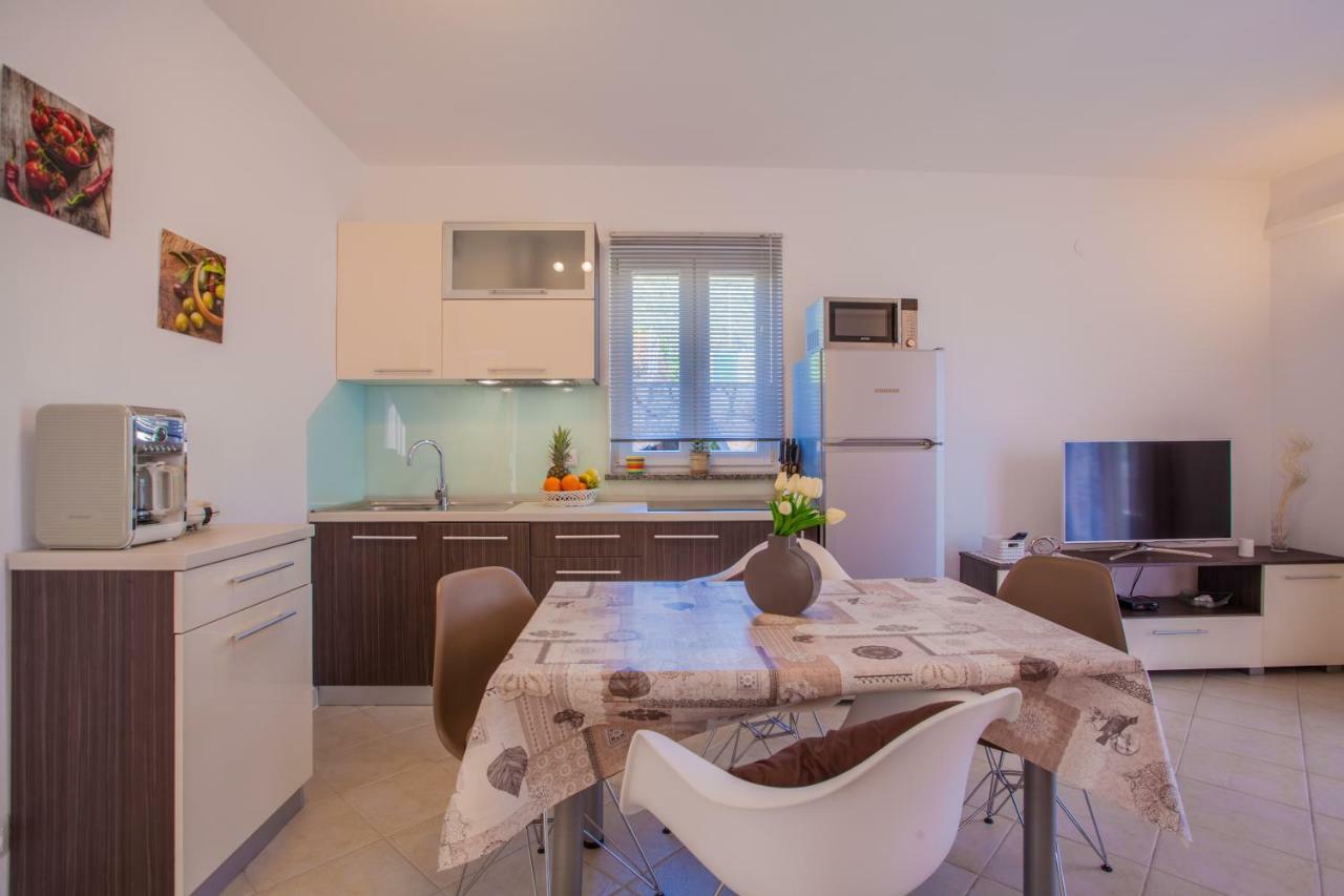 Apartman Madlen Cres Zewnętrze zdjęcie