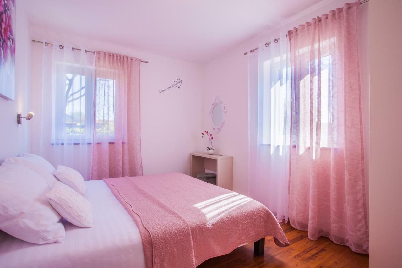 Apartman Madlen Cres Zewnętrze zdjęcie