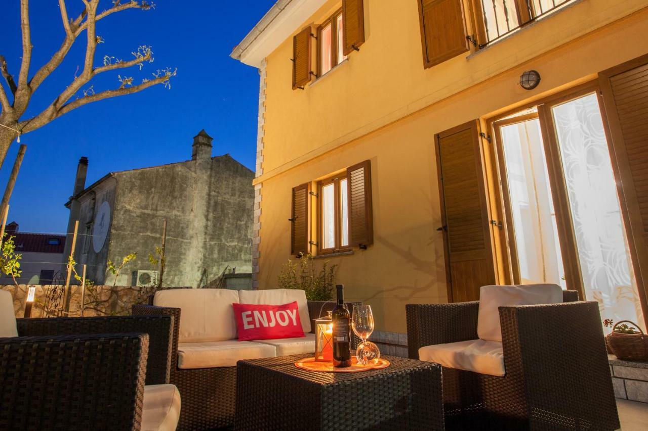 Apartman Madlen Cres Zewnętrze zdjęcie